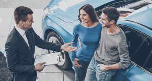 5 Tips Cara Menegosiasikan Kredit Mobil