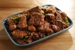 8 Makanan Khas Sumatera Barat yang Menggoyang Lidah